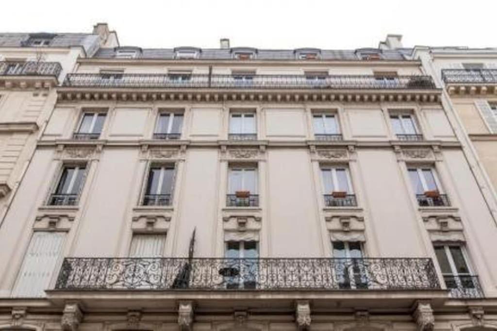 Appartement De Luxe 1 Chambre Tour Eiffel Avec Balcon Paris Exterior photo